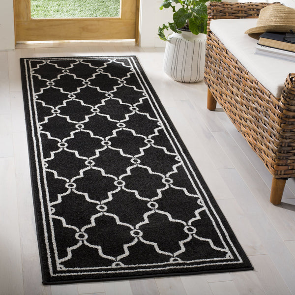 Safavieh Amherst Exquisite Turkish Area Rug – Modern Elegance With Intricate Geometric Design And Durability Anthracite ,Ivory 67% Polypropylene 18% Fibrillated Polypropylene 8% Latex 7% Poly,Cotton(Warp) Amt414g-5r