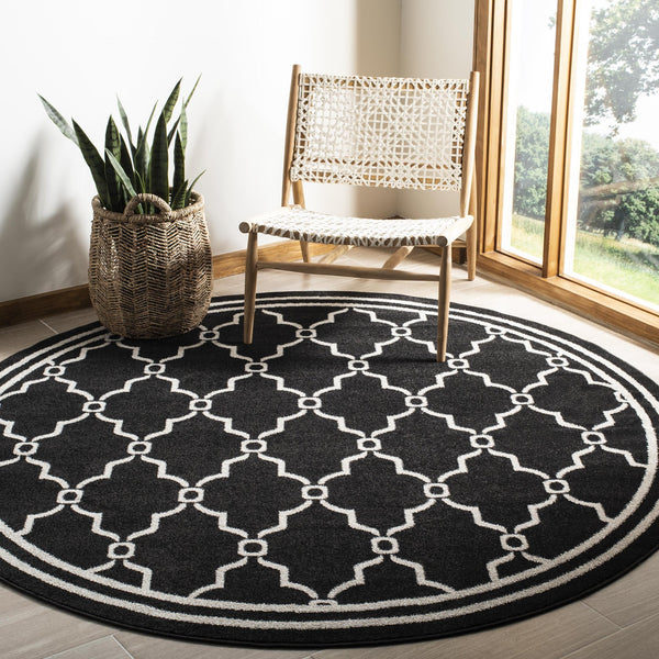 Safavieh Amherst Exquisite Turkish Area Rug – Modern Elegance With Intricate Geometric Design And Durability Anthracite ,Ivory 67% Polypropylene 18% Fibrillated Polypropylene 8% Latex 7% Poly,Cotton(Warp) Amt414g-5r