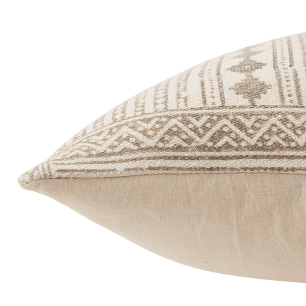 Jaipur Living Vibe by Jaipur Living Ayami Cotton Pillow Cover with Embroidered Tribal Pattern Light Pink / Cream PLC102389