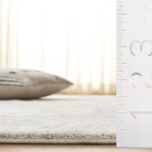 Safavieh April Timeless Elegance Area Rug In Soothing Grey And Ivory - Luxurious Turkish Design For Your Home Ivory ,Grey Polyester Apl210a-8