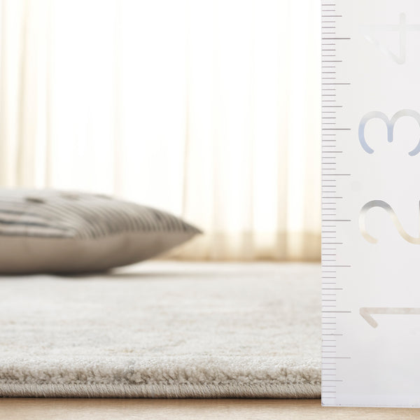 Safavieh April Timeless Elegance Area Rug In Soothing Grey And Ivory - Luxurious Turkish Design For Your Home Ivory ,Grey Polyester Apl210a-8