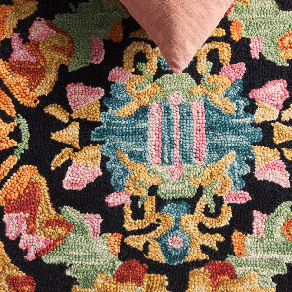 Safavieh Aspen Hand-tufted Traditional Area Rug – Luxurious Wool & Cotton Blend For Timeless Elegance Black ,Rust 85% Wool,15% Cotton Apn104p-5