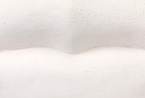 Noir Lips, Playful White Fiber Cement Surrealist Sculpture – Modern Accent for Home Décor & Display AR-251WFC