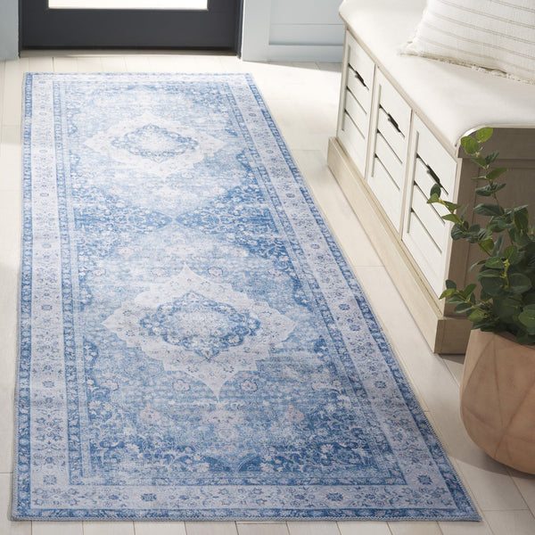 Safavieh Arizona 6ft Round Area Rug In Light Blue & Blue - Elegant Traditional Design With Medallion Pattern Light Blue ,Blue Polyester Arz211m-6r