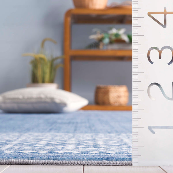 Safavieh Arizona 6' Round Area Rug In Blue & Ivory - Elegant Traditional Design, Washable, Slip-resistant Comfort Blue ,Ivory Polyester Arz303m-6r