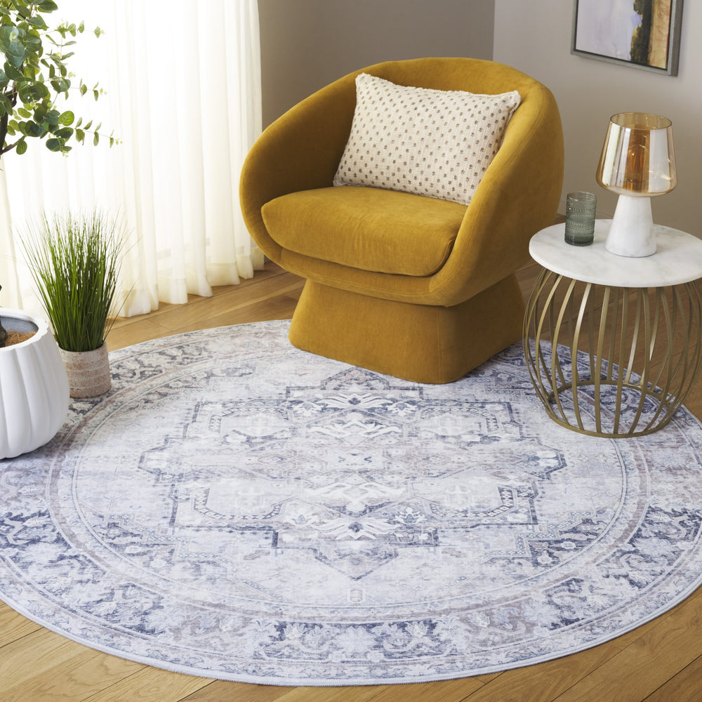 Safavieh Arizona Runner Area Rug - Elegant Polyester Design, Slip-resistant, Washable For Timeless Comfort Ivory ,Grey Polyester Arz345a-6r