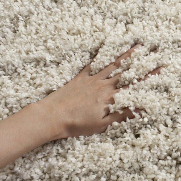 Safavieh Arizona Shag Area Rug - Elegant Geometric Design In Ivory And Beige For Cozy Home Decor Solutions Ivory ,Beige 70% Polypropylene  22% Jute  8% Polyester Asg741a-4r