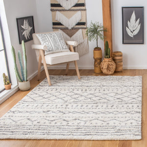 Safavieh Arizona Shag Area Rug - Elegant Geometric Design In Ivory And Beige For Cozy Home Decor Solutions Ivory ,Grey 70% Polypropylene  22% Jute  8% Polyester Asg741f-68
