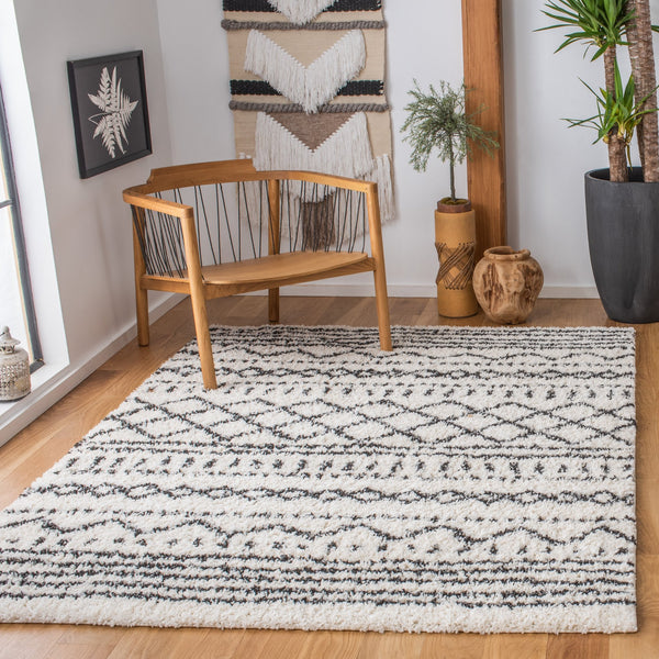 Safavieh Arizona Plush Oval Shag Rug 6X8 Ft Ivory & Black — 1.625" Pile, Power-Loomed Turkey, Stain-Resistant Blend ASG741Z-68OV