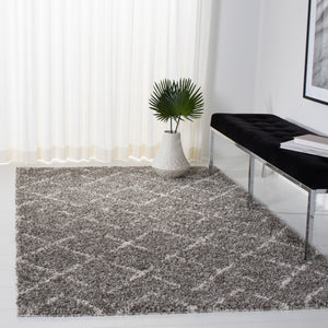 Safavieh Arizona Area Rug - Luxurious Shag Design In Soft Ivory And Beige - Elevate Your Home Decor Today! Brown ,Ivory 70% Polypropylene  22% Jute  8% Polyester Asg743b-10