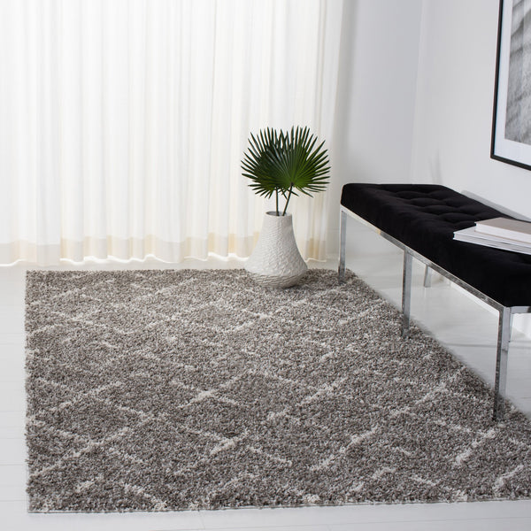 Safavieh Arizona Area Rug - Luxurious Shag Design In Soft Ivory And Beige - Elevate Your Home Decor Today! Brown ,Ivory 70% Polypropylene  22% Jute  8% Polyester Asg743b-10