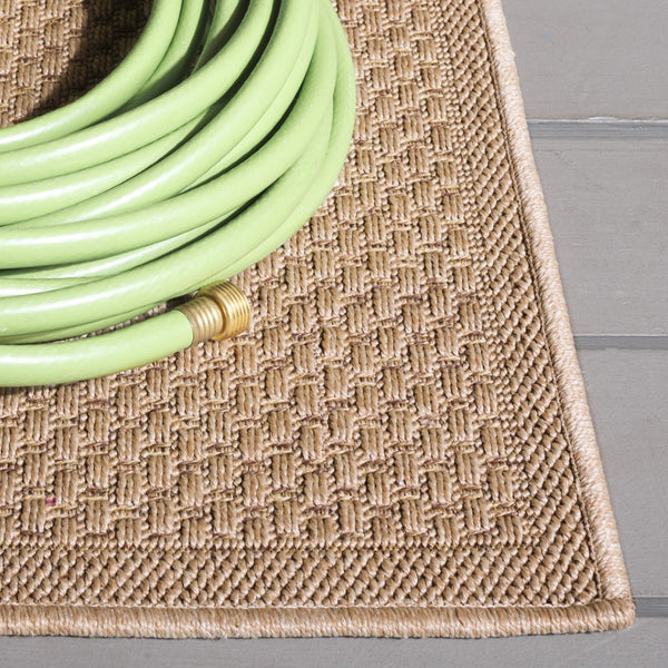 Safavieh Atrium Sisal  100b Beige Beige 42% Polypropylene,41% Jute,12% Polyester,5% Adhesive Material Atm100b-5