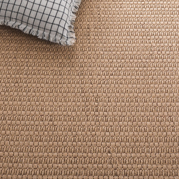 Safavieh Atrium Timeless Elegance Area Rug – Durable Indoor/Outdoor Decor With Soft Touch And Neutral Appeal Beige 42% Polypropylene,41% Jute,12% Polyester,5% Adhesive Material Atm101b-4