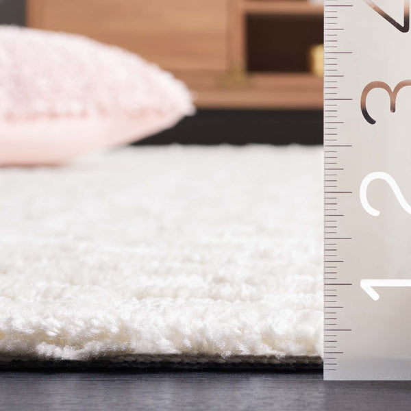 Safavieh Audrey Elegant Area Rug – Luxurious Softness & Durable Design For Timeless Home Décor Style Ivory 80% Micro Polyester,20% Cotton Aud103a-8