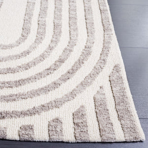 Safavieh Audrey Elegant Geometric Area Rug With Timeless Style | Luxurious Comfort For Any Room Decor Ivory ,Grey 80% Micro Polyester,20% Cotton Aud106a-28