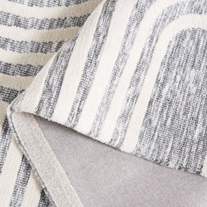 Safavieh Audrey Elegant Geometric Area Rug With Timeless Style | Luxurious Comfort For Any Room Decor Grey ,Ivory 80% Micro Polyester,20% Cotton Aud106f-4