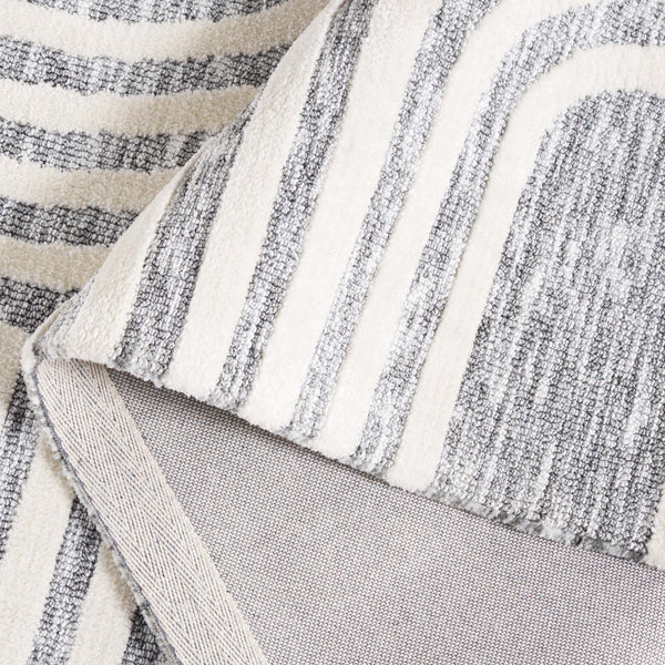 Safavieh Audrey Elegant Geometric Area Rug With Timeless Style | Luxurious Comfort For Any Room Decor Grey ,Ivory 80% Micro Polyester,20% Cotton Aud106f-4