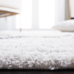 Safavieh August 500 Power Loomed Shag Rug Beige / Black AUG532B-5