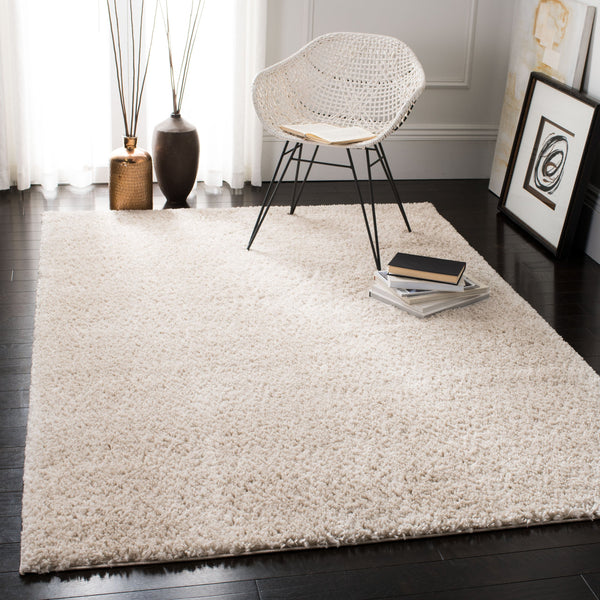 Safavieh August Luxurious Shag Area Rug - Sumptuous Softness & Modern Elegance For Your Cozy Living Space Beige 65% Polypropylene + 35% Jute Aug900d-10r