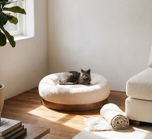 English Elm Relaxing Bentwood Circular Pet Bed with Plush Padding for Modern Minimalist Interiors B011P577475