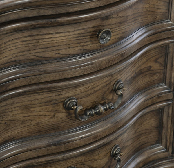 English Elm Queen Bedroom Set Six Piece Traditional Suite with Tufted Headboard and Oak Veneer B011S05837