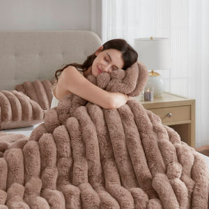 English Elm 3 Piece King Faux Fur Ribbed Comforter Set Plush Velvet Backed Hotel Luxe Bedding B035P529038