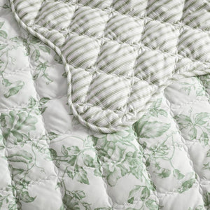 English Elm 4 Piece King Quilt Set Vintage Floral Scalloped Edge Microfiber Bedroom Bedding Green B035P529064