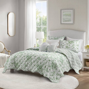 English Elm 4 Piece King Quilt Set Vintage Floral Scalloped Edge Microfiber Bedroom Bedding Green B035P529064