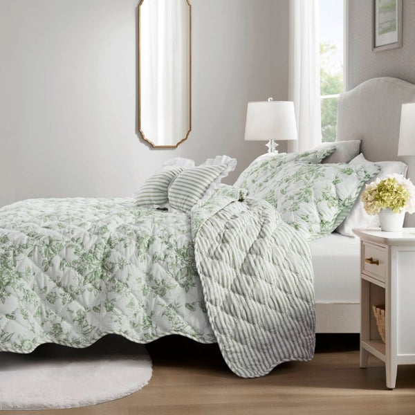 English Elm 4 Piece King Quilt Set Vintage Floral Scalloped Edge Microfiber Bedroom Bedding Green B035P529064