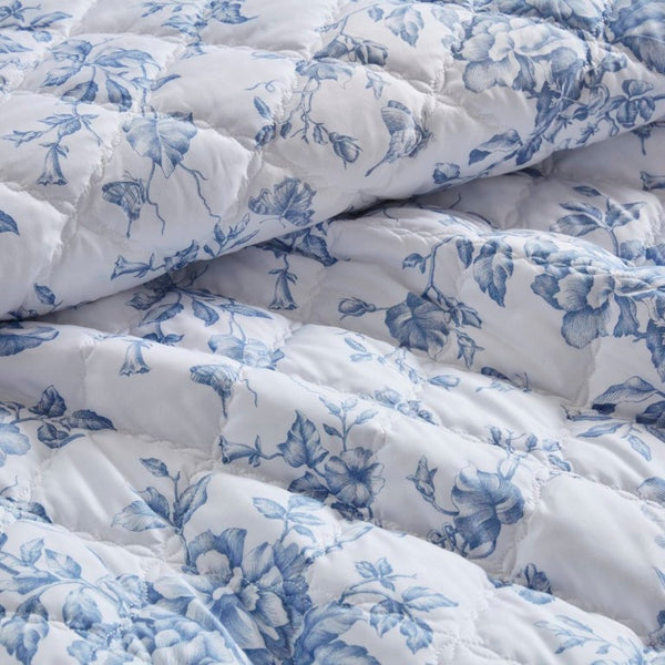 English Elm 4 Piece King Quilt Set Vintage Floral Scalloped Edge Microfiber Bedroom Bedding Blue B035P529070