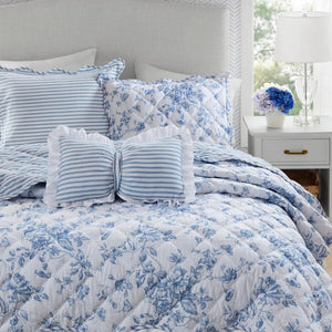 English Elm 4 Piece King Quilt Set Vintage Floral Scalloped Edge Microfiber Bedroom Bedding Blue B035P529070