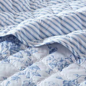 English Elm 4 Piece King Quilt Set Vintage Floral Scalloped Edge Microfiber Bedroom Bedding Blue B035P529070