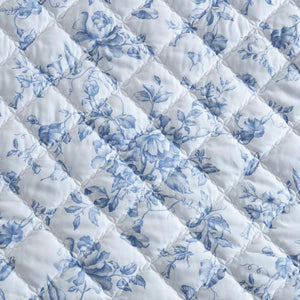 English Elm 4 Piece King Quilt Set Vintage Floral Scalloped Edge Microfiber Bedroom Bedding Blue B035P529070