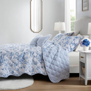 English Elm 4 Piece King Quilt Set Vintage Floral Scalloped Edge Microfiber Bedroom Bedding Blue B035P529070