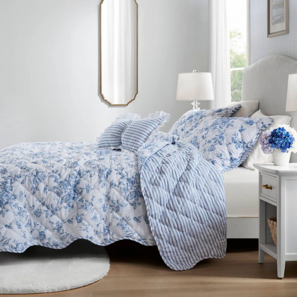 English Elm 4 Piece King Quilt Set Vintage Floral Scalloped Edge Microfiber Bedroom Bedding Blue B035P529070