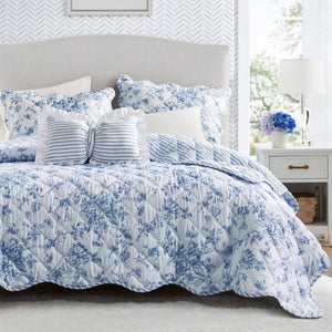 English Elm 4 Piece King Quilt Set Vintage Floral Scalloped Edge Microfiber Bedroom Bedding Blue B035P529070