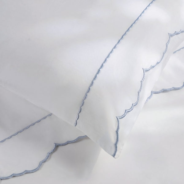 English Elm 4 Piece Cotton Sateen Sheet Set with Scallop Embroidery for a Refined Bedroom Cal King White+Blue B035P529091