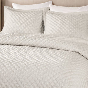 English Elm 3-Piece Queen Velvet Coverlet Set with Cross-Stitch Quilting for Elegant Bedrooms White B035P549327