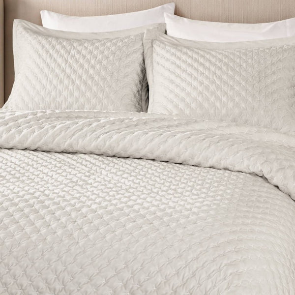 English Elm 3-Piece Queen Velvet Coverlet Set with Cross-Stitch Quilting for Elegant Bedrooms White B035P549327