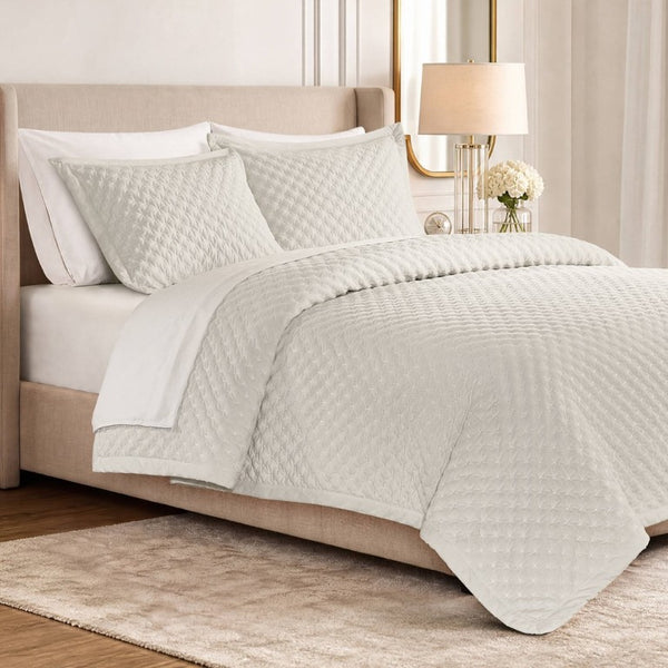 English Elm 3-Piece Queen Velvet Coverlet Set with Cross-Stitch Quilting for Elegant Bedrooms White B035P549327
