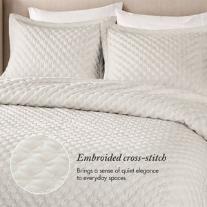 English Elm 3-Piece Queen Velvet Coverlet Set with Cross-Stitch Quilting for Elegant Bedrooms White B035P549327