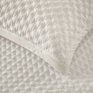English Elm 3-Piece Queen Velvet Coverlet Set with Cross-Stitch Quilting for Elegant Bedrooms White B035P549327