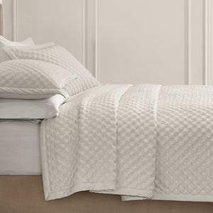 English Elm 3-Piece Queen Velvet Coverlet Set with Cross-Stitch Quilting for Elegant Bedrooms White B035P549327