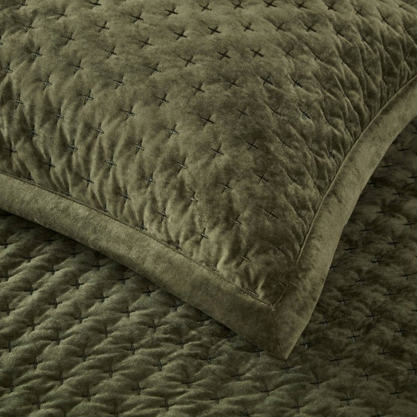 English Elm 3-Piece Queen Velvet Coverlet Set with Cross-Stitch Quilting for Elegant Bedrooms Green B035P549329