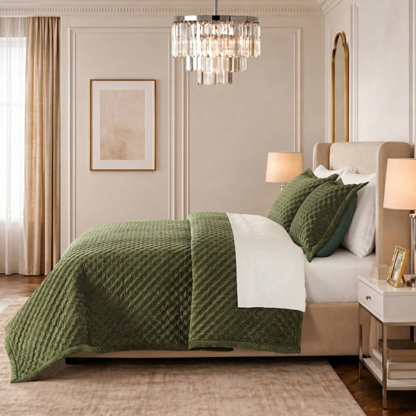 English Elm 3-Piece Queen Velvet Coverlet Set with Cross-Stitch Quilting for Elegant Bedrooms Green B035P549329