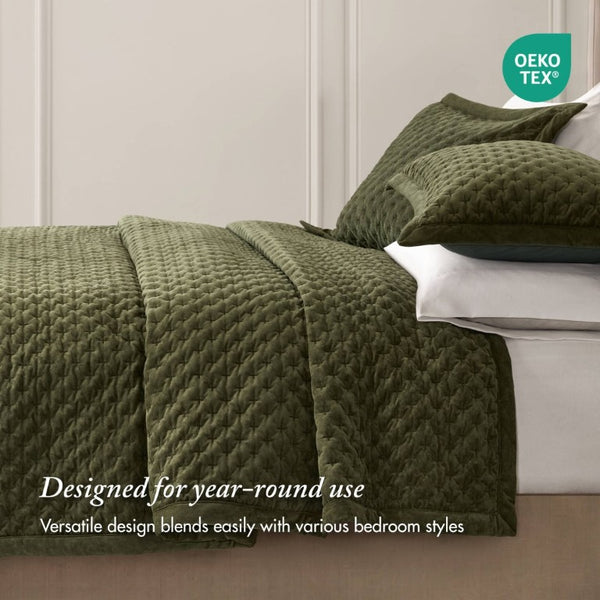 English Elm 3-Piece Queen Velvet Coverlet Set with Cross-Stitch Quilting for Elegant Bedrooms Green B035P549329