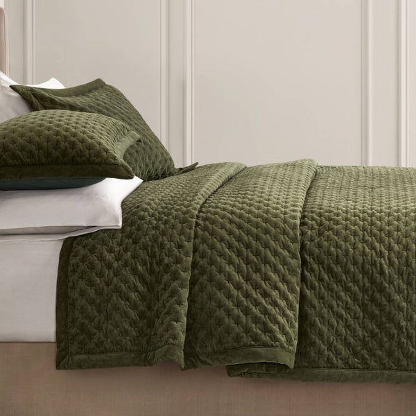 English Elm 3-Piece Queen Velvet Coverlet Set with Cross-Stitch Quilting for Elegant Bedrooms Green B035P549329