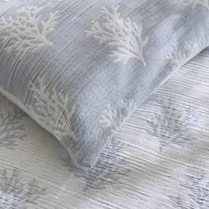 English Elm 3-Piece Tufted Duvet Cover Set with Textured Face for a Serene King Bedroom Blue Polyester B035P549338