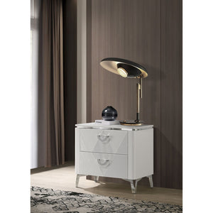 English Elm Buckley Glam High Gloss Nightstand with Geometric Drawer Fronts and USB Charging B062P511785
