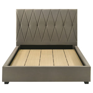 English Elm Germain Velvet Tufted Queen Platform Bed with Low Profile Frame for Modern Bedroom B062S01979